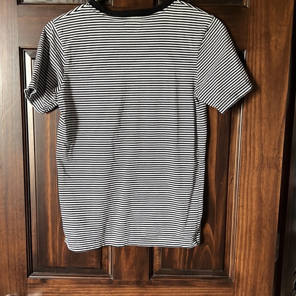 Hurley size large, black and white T-shirt - Picture 4 of 4